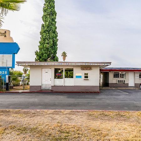 Oyo Gateway Motel Las Vegas North Strip/Fremont St. Area Exterior photo