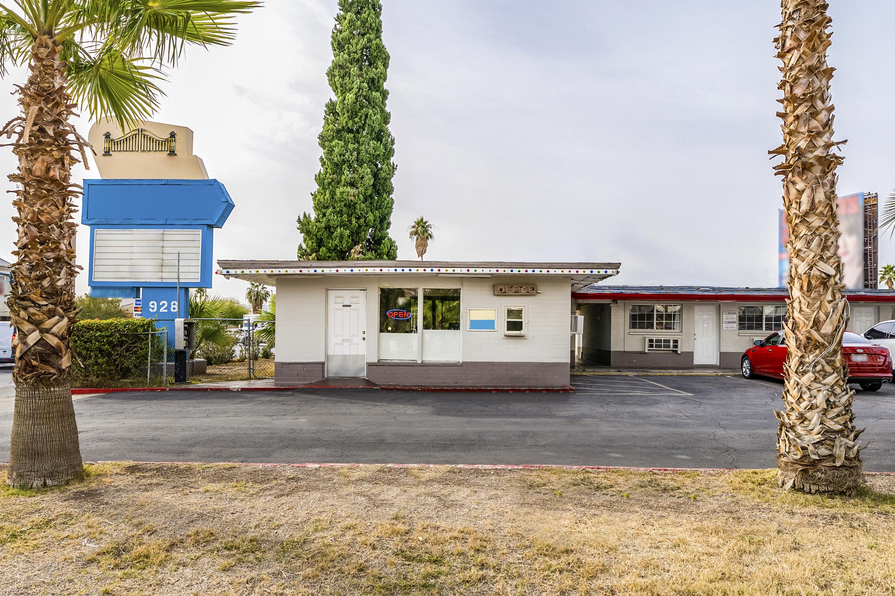 Oyo Gateway Motel Las Vegas North Strip/Fremont St. Area Exterior photo
