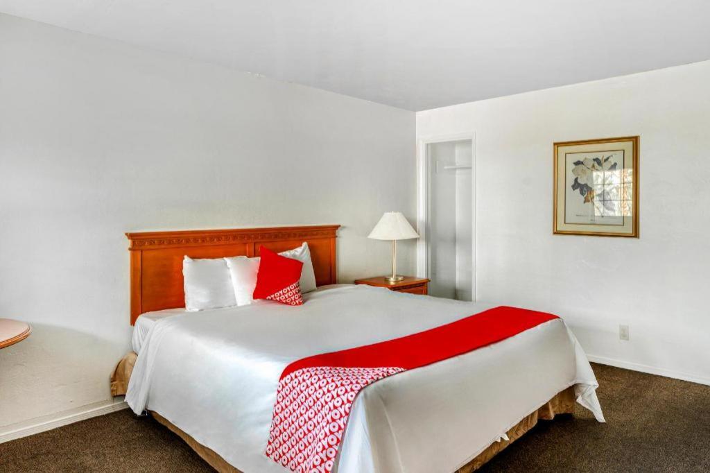 Oyo Gateway Motel Las Vegas North Strip/Fremont St. Area Exterior photo
